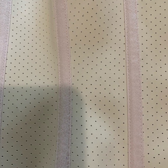 Nude Waist Trainer ! - Picture 3 of 3